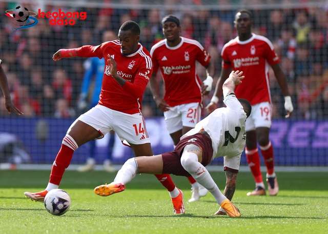  Thắng nhàn nhã Nottingham Forest, Man City tăng tốc đua vô địch với Arsenal