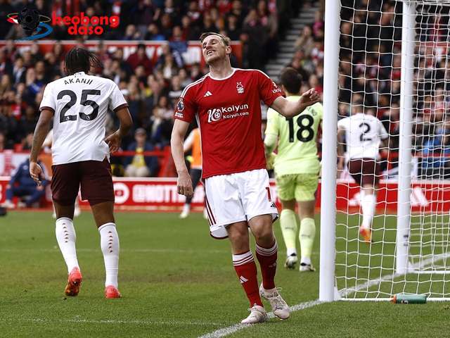  Thắng nhàn nhã Nottingham Forest, Man City tăng tốc đua vô địch với Arsenal