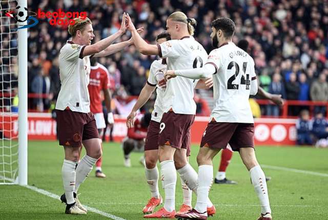  Thắng nhàn nhã Nottingham Forest, Man City tăng tốc đua vô địch với Arsenal