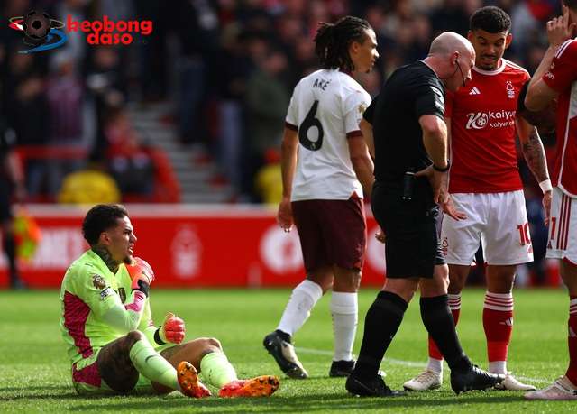  Thắng nhàn nhã Nottingham Forest, Man City tăng tốc đua vô địch với Arsenal