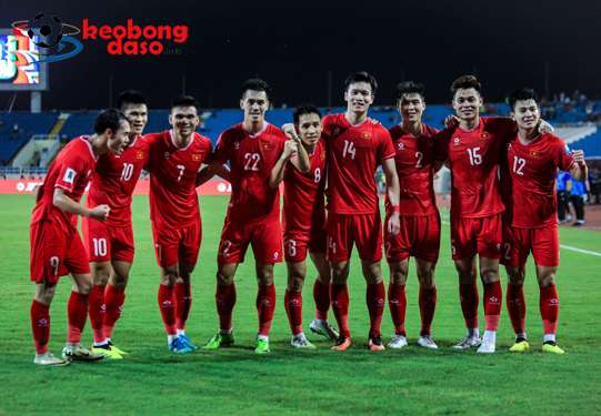 Tuyển Việt Nam ngược dòng thành công