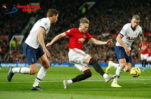  Man United chiêu mộ thành công sao tiền vệ Manuel Ugarte