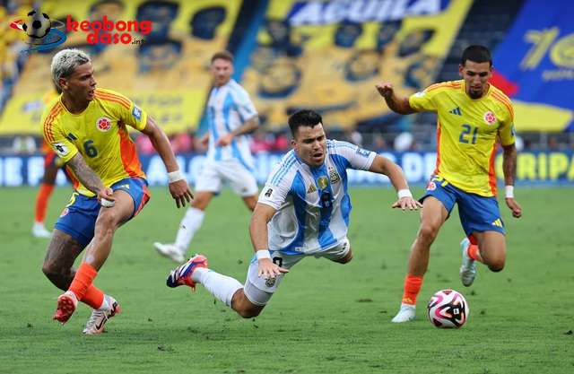  Vắng Messi, Argentina gục ngã trước "đòn thù" Colombia