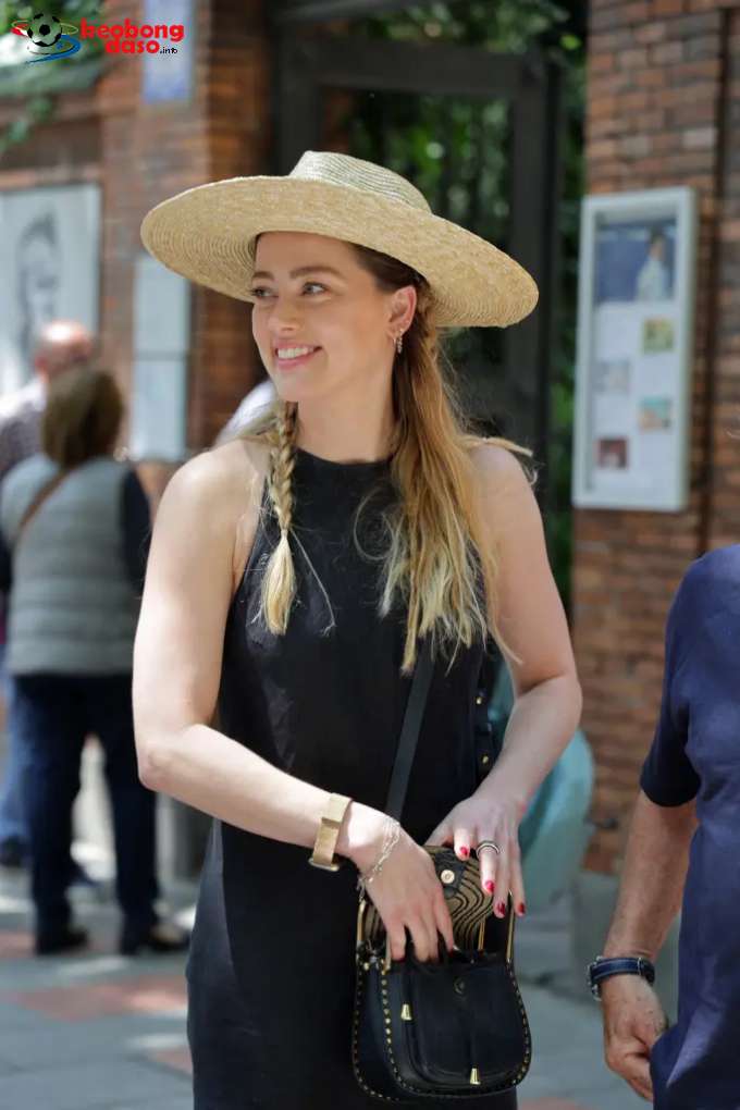 Cuộc sống của Amber Heard tại khu phố thời thượng ở Madrid