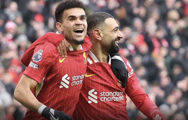  Liverpool chật vật hạ Wolverhampton, ngạo nghễ ngôi đầu Ngoại hạng