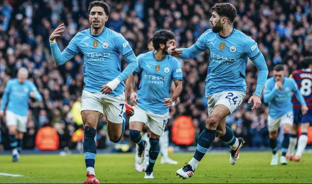  Tân binh Marmoush lập hat-trick, Man City đại thắng Newcastle vào Top 4