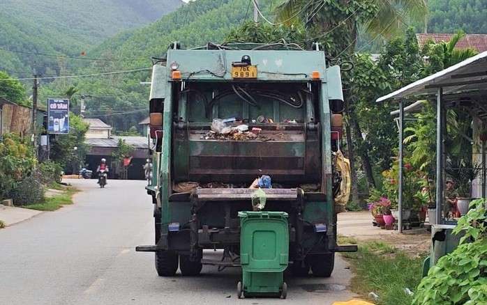  Phát hiện thi thể trẻ sơ sinh trong thùng rác