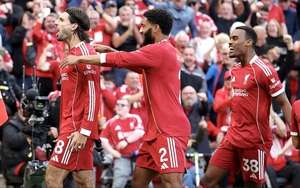  Trung vệ thành người hùng, Liverpool thắng nghẹt thở ở phút 90+2
