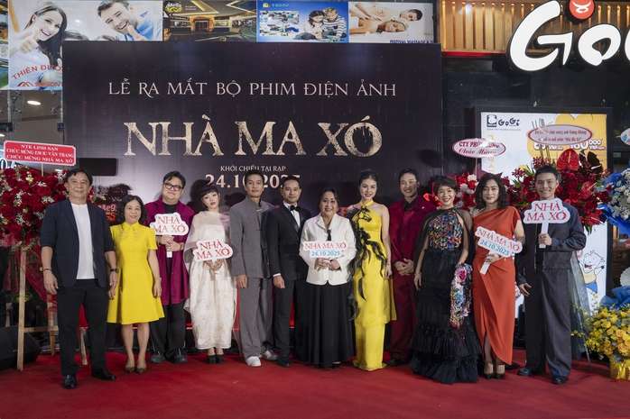 Hoài Lâm "quên lời" khi hát nhạc phim có Vân Trang, Quang Tuấn