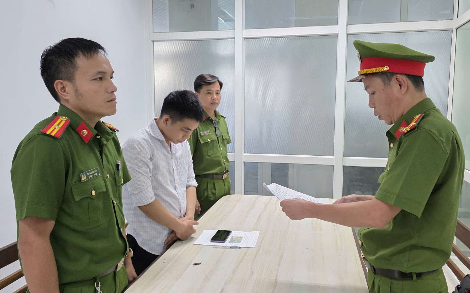 Khởi tố 1 nhân viên giao hàng tham ô tài sản của công ty