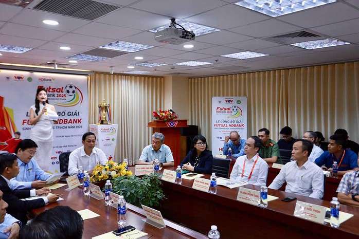 Khởi tranh giải futsal sinh viên TP HCM với 12 đội bóng