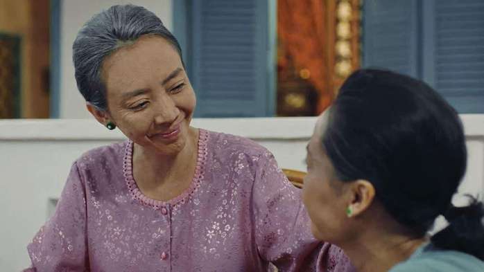 Thu Trang và Hồng Ánh "già nua" khác thường