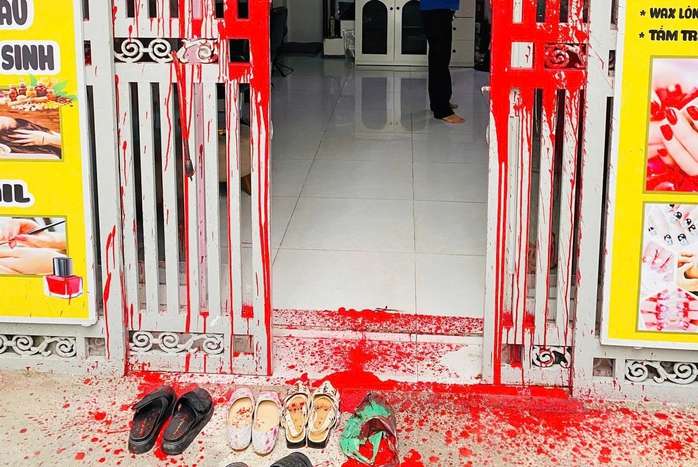 TP HCM: Xử lý người tên Mai do tạt sơn nhà một phụ nữ không quen biết