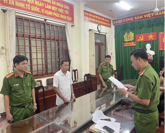 Vĩnh Long: Giám đốc chi nhánh công ty bị bắt sau khi bán đất cho nhiều người