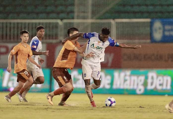 Vòng 7 V-League 2025-2026: Chờ màn thể hiện của tân HLV SLNA