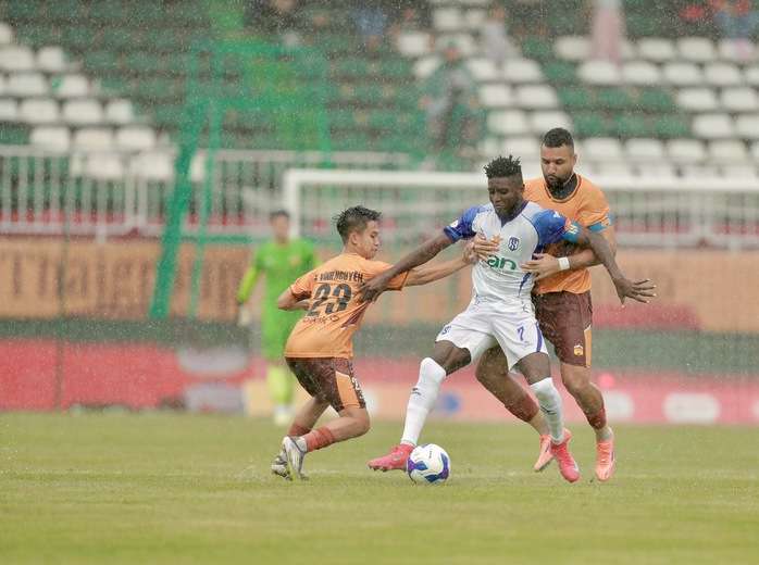 Vòng 7 V-League 2025-2026: Chờ màn thể hiện của tân HLV SLNA