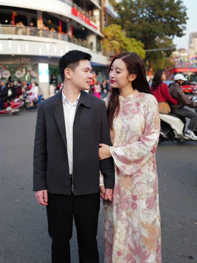 Đỗ Mỹ Linh bất ngờ khi thấy chồng lãng mạn