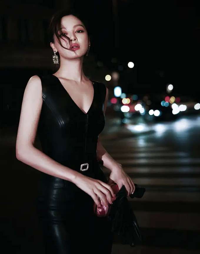 Sao châu Á 6/10: Quách Tấn An sánh vai bạn gái tin đồn kém 37 tuổi