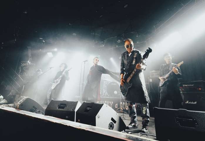 Ban nhạc rock Việt là khách mời tour thế giới của ban nhạc huyền thoại Trapt