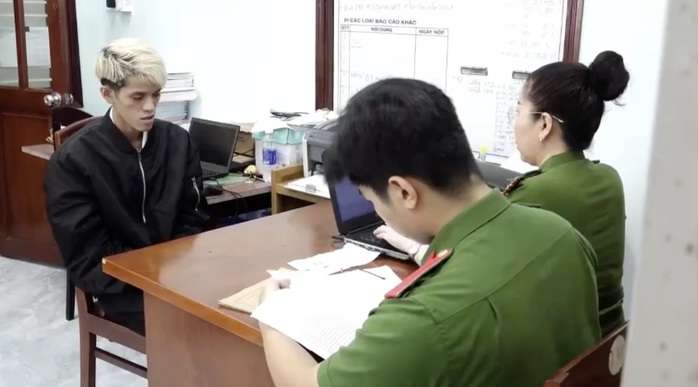 Bắt tạm giam thanh niên giật túi vé số của người phụ nữ khuyết tật giữa đêm