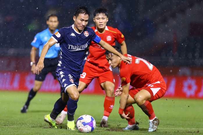 Bóng đá TP HCM lụy ngoại binh