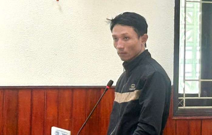 Chế tạo, tàng trữ vũ khí quân dụng, lãnh 6 năm tù