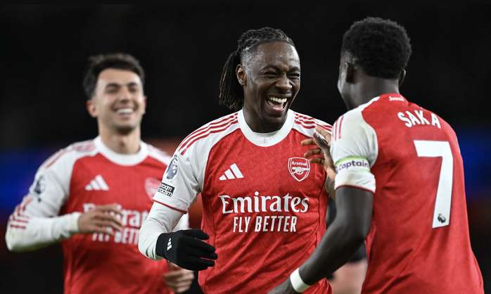  Eze Eberechi lập hat-trick lịch sử, Arsenal đại thắng derby Bắc London