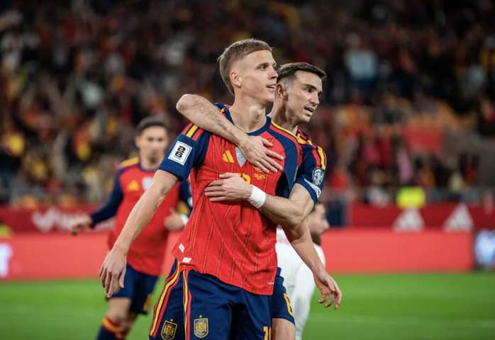  Hòa thót tim Thổ Nhĩ Kỳ, Tây Ban Nha lập kỷ lục và giành vé World Cup