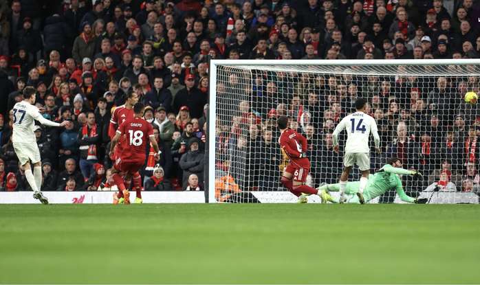  Liverpool thua sốc Nottingham Fores tại Anfield