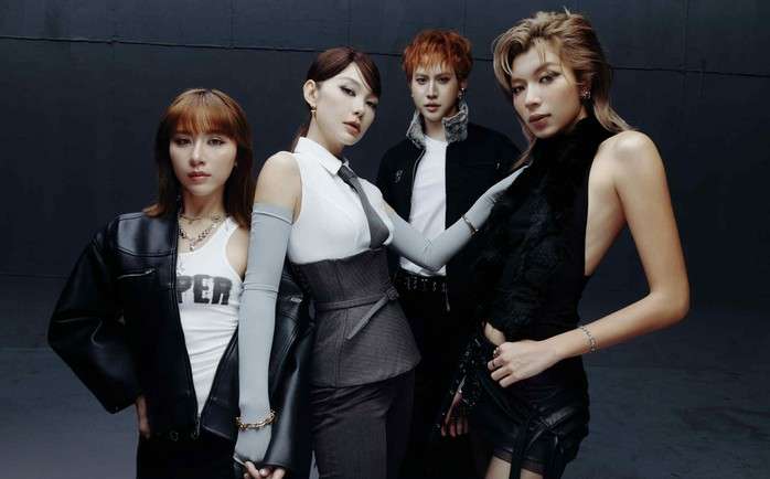 Loạt outfit "chất như nước cất" của Minh Hằng