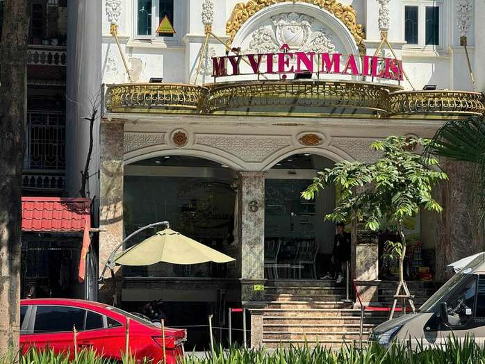  Nhiều cảnh sát có mặt tại thẩm mỹ viện Mailisa ở Hà Nội