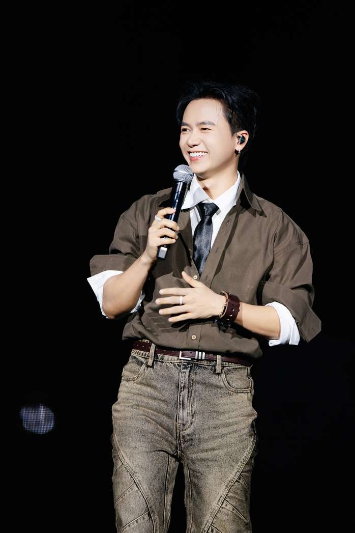  Quốc Thiên ủng hộ 200 triệu đồng đến đồng bào miền Trung