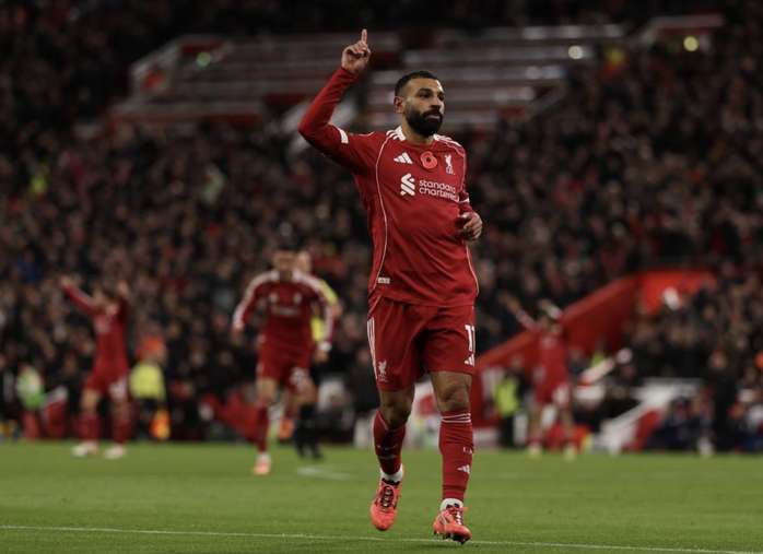Salah chạm tay đến kỷ lục, Liverpool tìm lại niềm vui chiến thắng