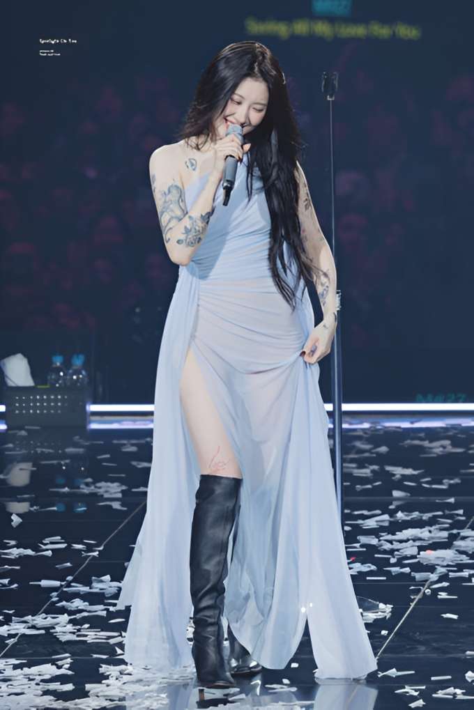 Sao châu Á 3/11: Trương Bá Chi ghi điểm 'đẹp người, đẹp nết' nhờ hành động nhỏ