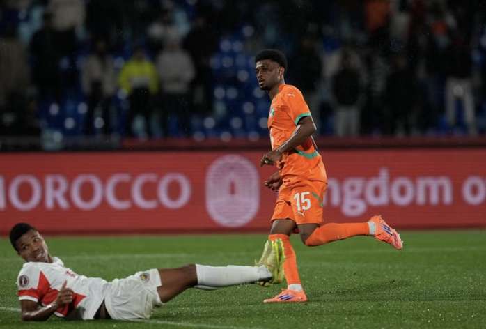  Cameroon và Bờ Biển Ngà cùng thắng Cúp châu Phi nhờ sao Man United