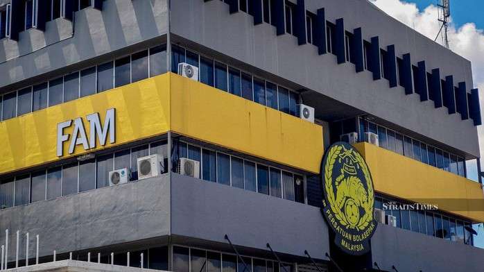  FAM lao đao, HLV Cklamovski tự tin đưa Malaysia vực dậy