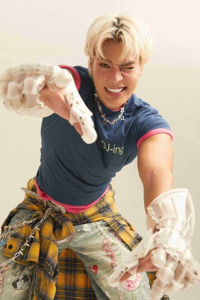  Khó nhận ra Á quân Giọng hát Việt nhí 2015 sau 10 năm