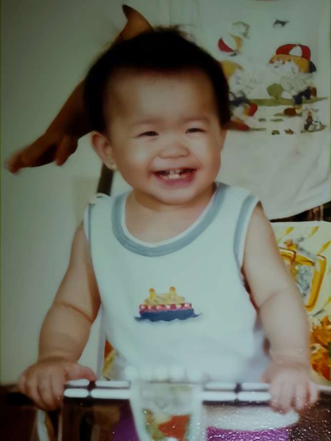 'Ngày xưa ơi' của Đàm Thu Trang và dàn chân dài đình đám