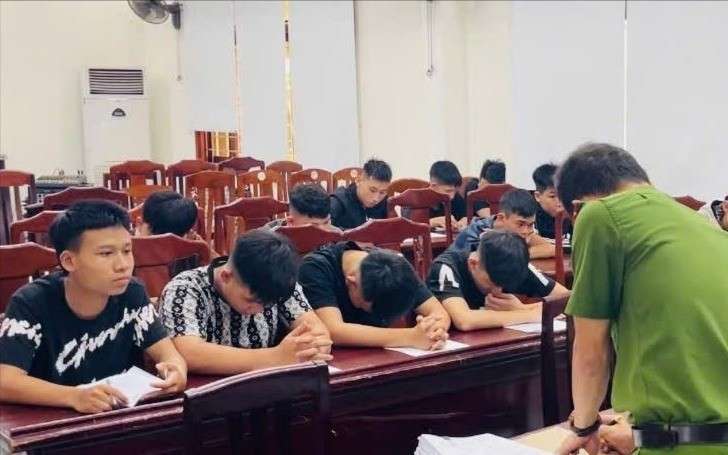 Tạm giữ nhóm thanh thiếu niên gây “náo loạn” phố biển Quy Nhơn