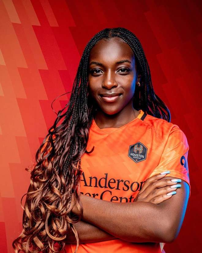 Top 10 nữ cầu thủ quyến rũ nhất thế giới 2025