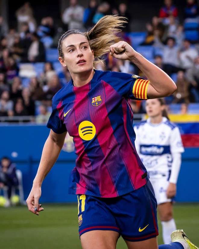 Top 10 nữ cầu thủ quyến rũ nhất thế giới 2025