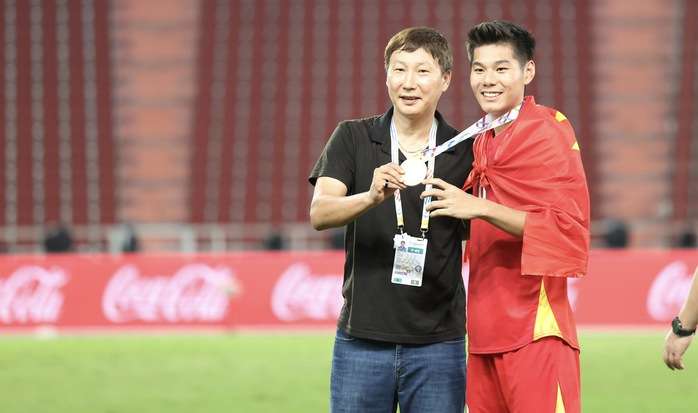  Truyền thông Indonesia: Gia hạn với HLV Kim Sang-sik, Việt Nam tránh "vết xe đổ" của PSSI