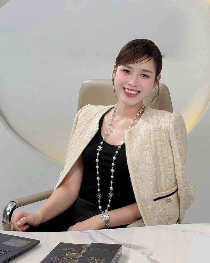 Đỗ Thị Hà rời ghế tổng giám đốc sau kết hôn với chồng thiếu gia