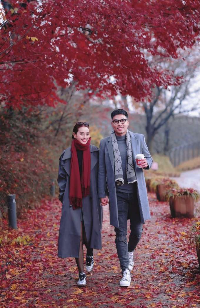 Huyền Trang 'Mù Tạt' - Đức Huy tình tứ ở Hàn Quốc