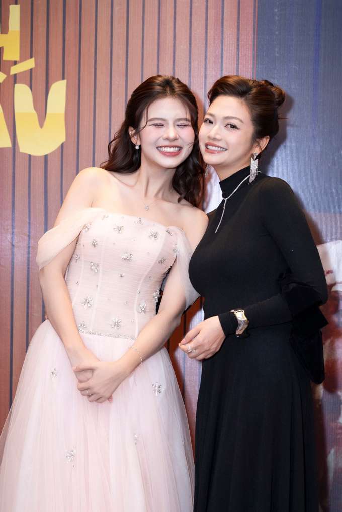 NSƯT Kiều Anh được khen trẻ trung sau giảm 3 kg